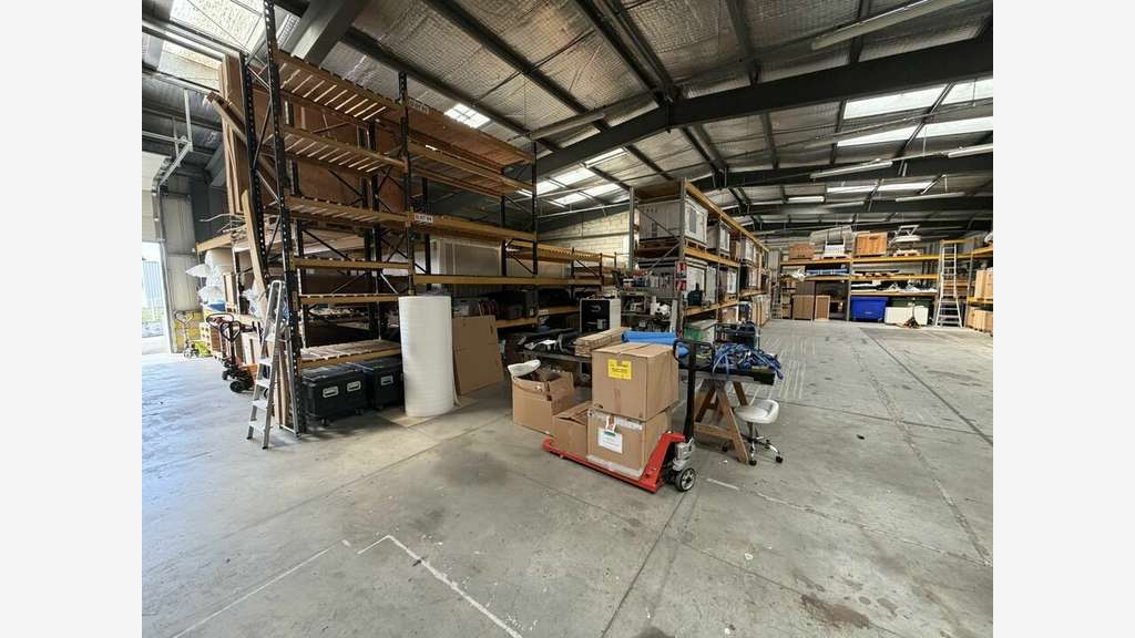 Local d'activité de 800m² à louer Valence Auréats
