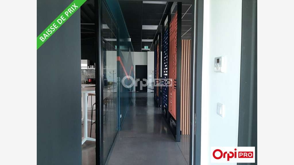Local d'activité 640m² à louer à Valence