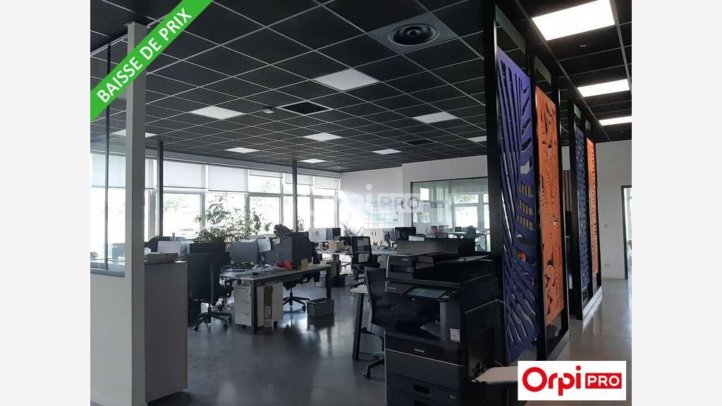 Local d'activité 640m² à louer à Valence