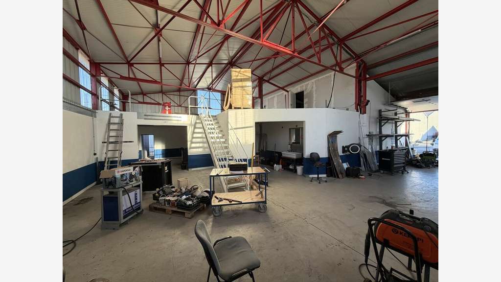 Entrepôt atelier 350m² à louer en ZI Valence Sud