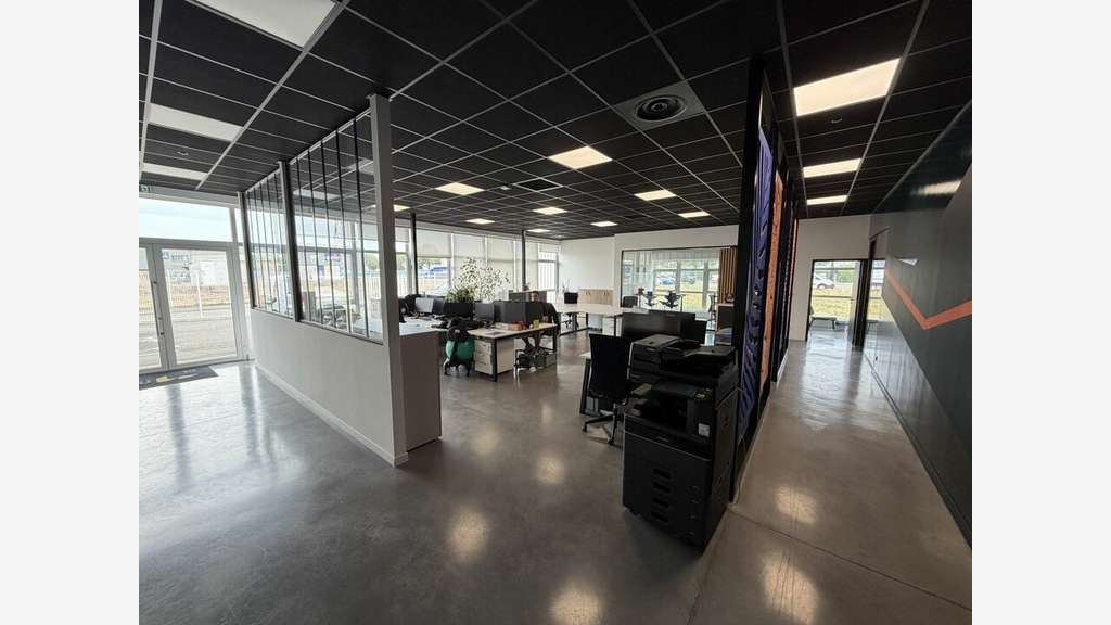 Local d'activité très récent à louer à Valence