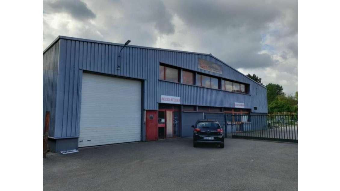 Bâtiment d'activités 2700m² à louer à Valentigney