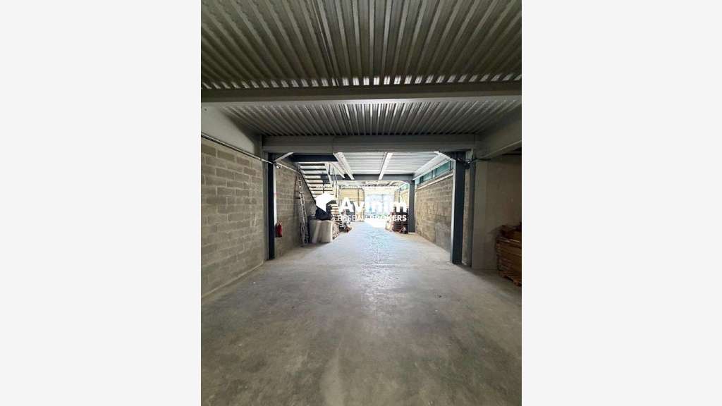 Entrepôts modulables 120m² à louer à Valenton