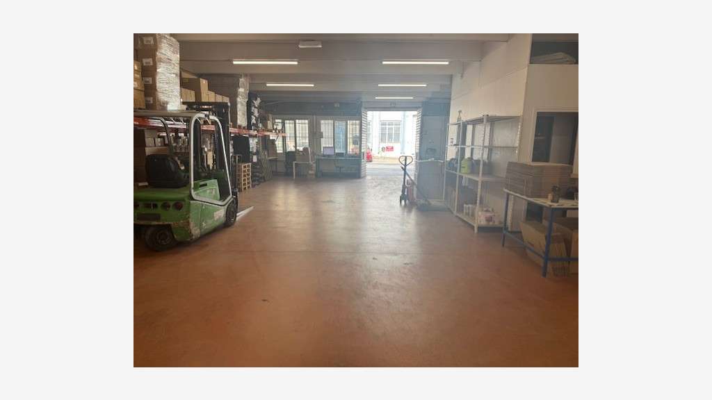 Location local d'activité bureaux 480m² Vallauris