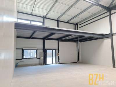 Local d'activité 120m² à louer à Vannes RN165