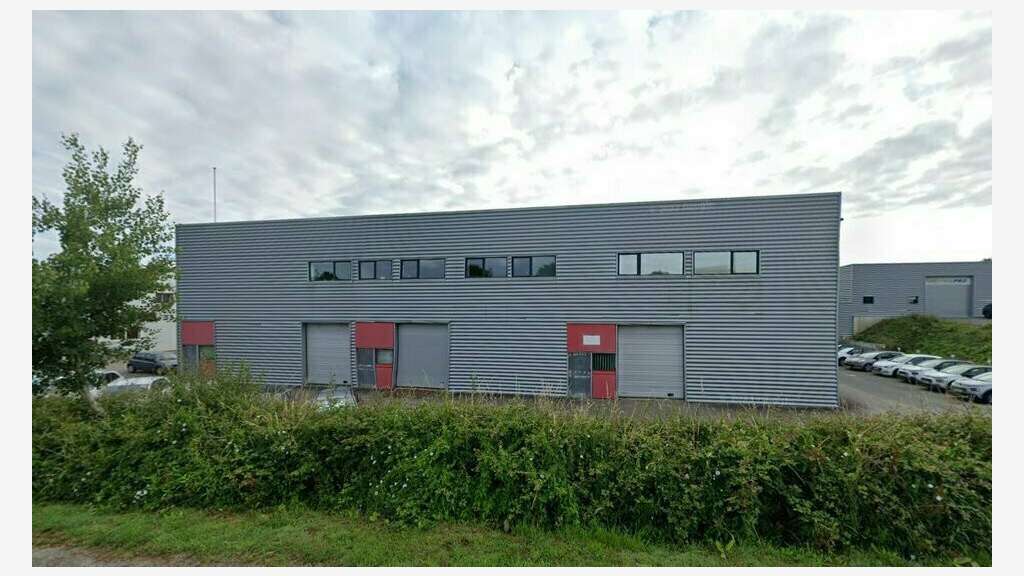 A louer entrepôt de 230m² proche 4 voies Vannes