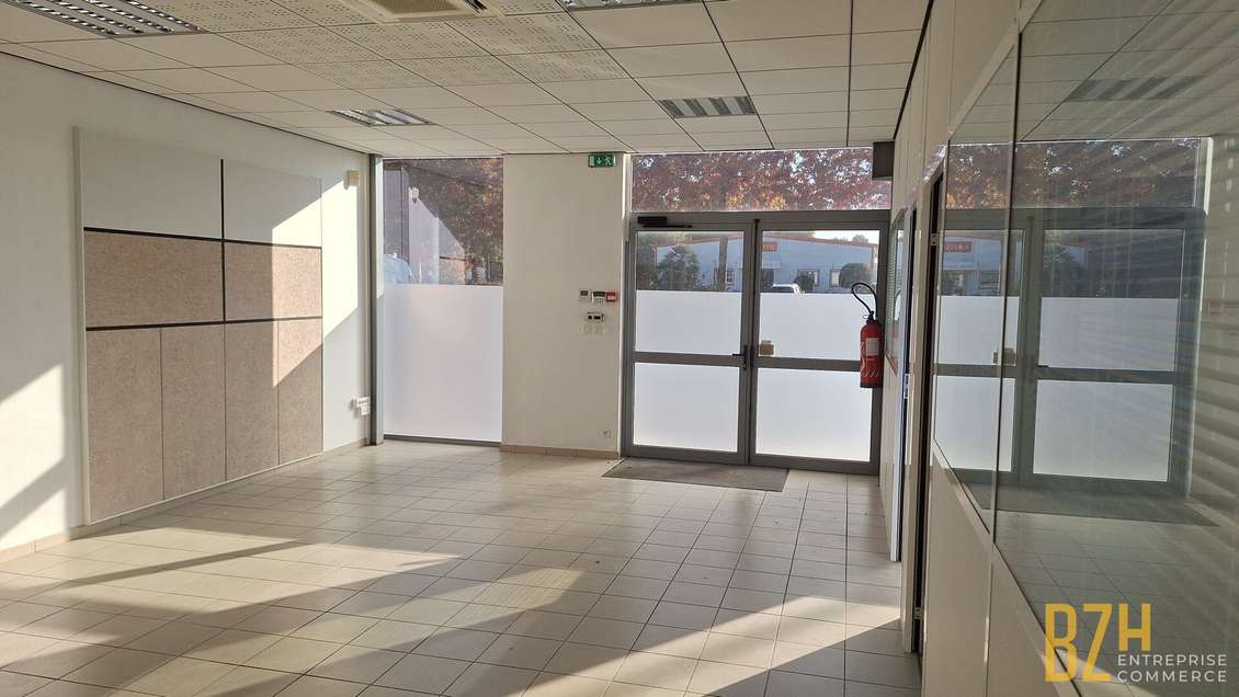 A louer local Zone des Deux Moulins à Ploeren 