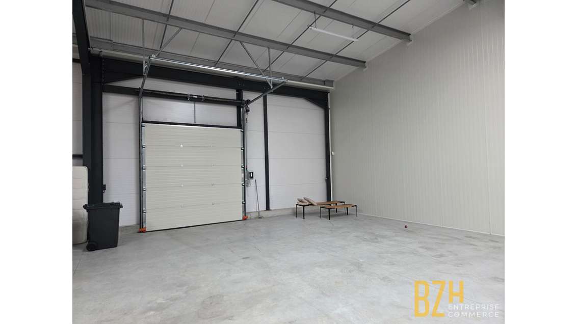 Local d'activité très bon état Vannes Auray RN165