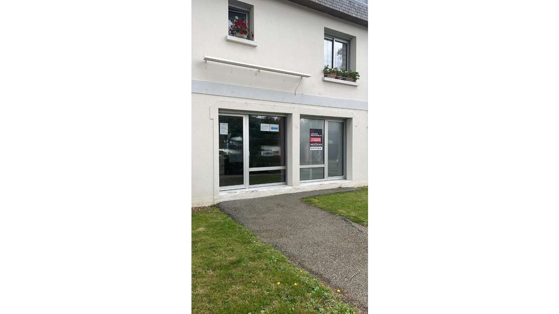 A louer charmant local commercial 40m² à Saint-Avé