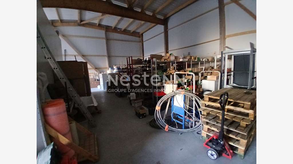 A louer local d'activité de 230m² proche Vannes