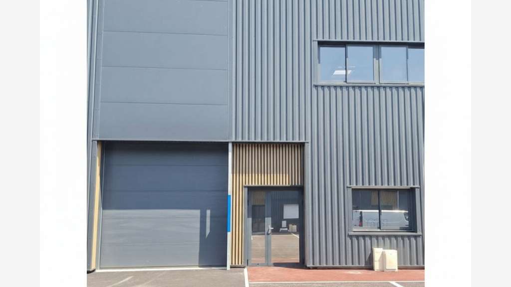 A louer local d'activité neuf 124m² à Vannes