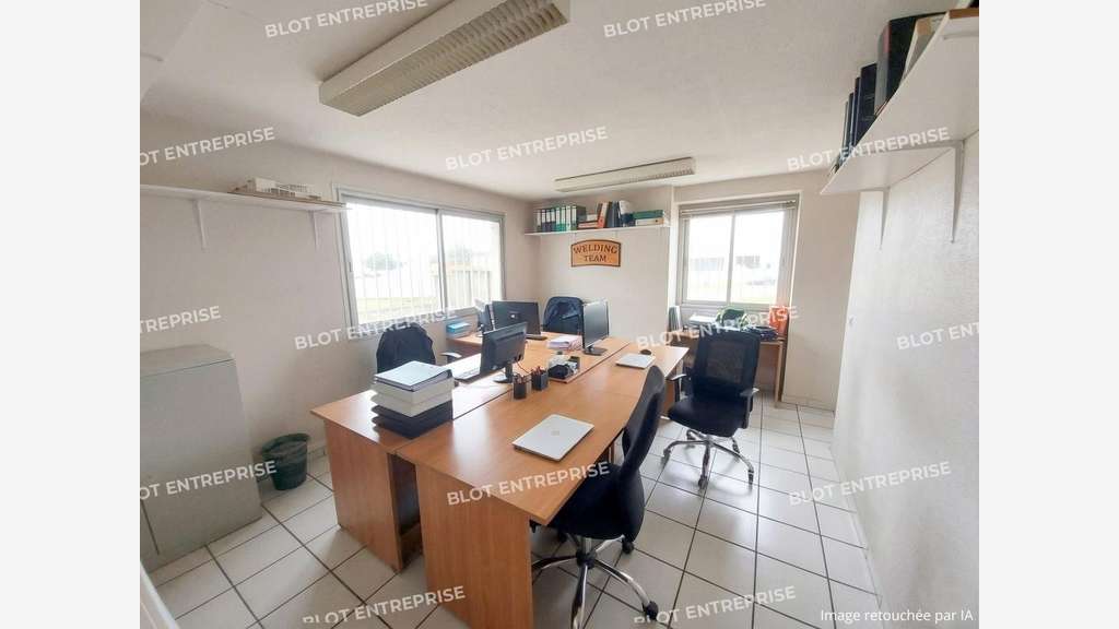 Loue local d'activités indépendant 700m² à Vannes