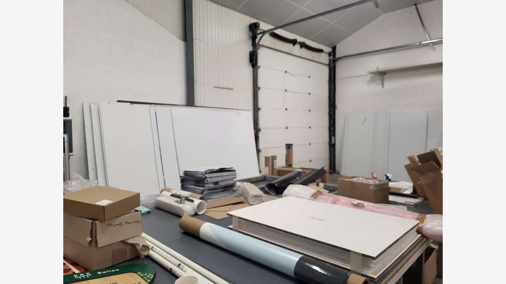 A louer bureaux + local d'activité 390m² zc Vannes