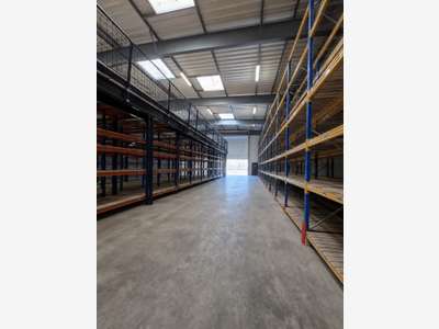 Local d’activité 820m² à louer à Vannes Est