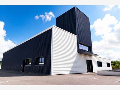 Local d’activité 820m² à louer à Vannes Est