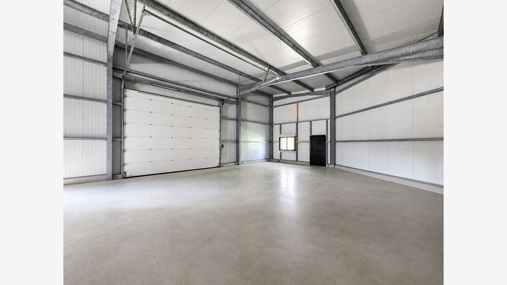A louer local d'activité neuf de 112m² prox Vannes