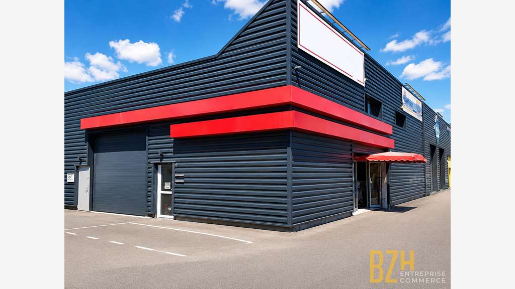 Loue local d'activité récent 210m² à Vannes Nord