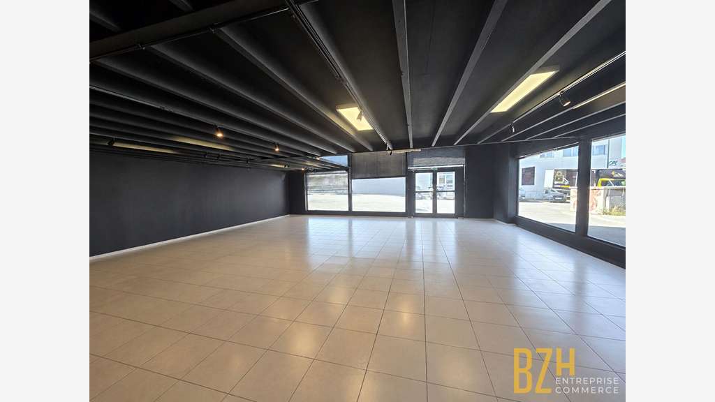 A louer local commercial 400m² sur Vannes