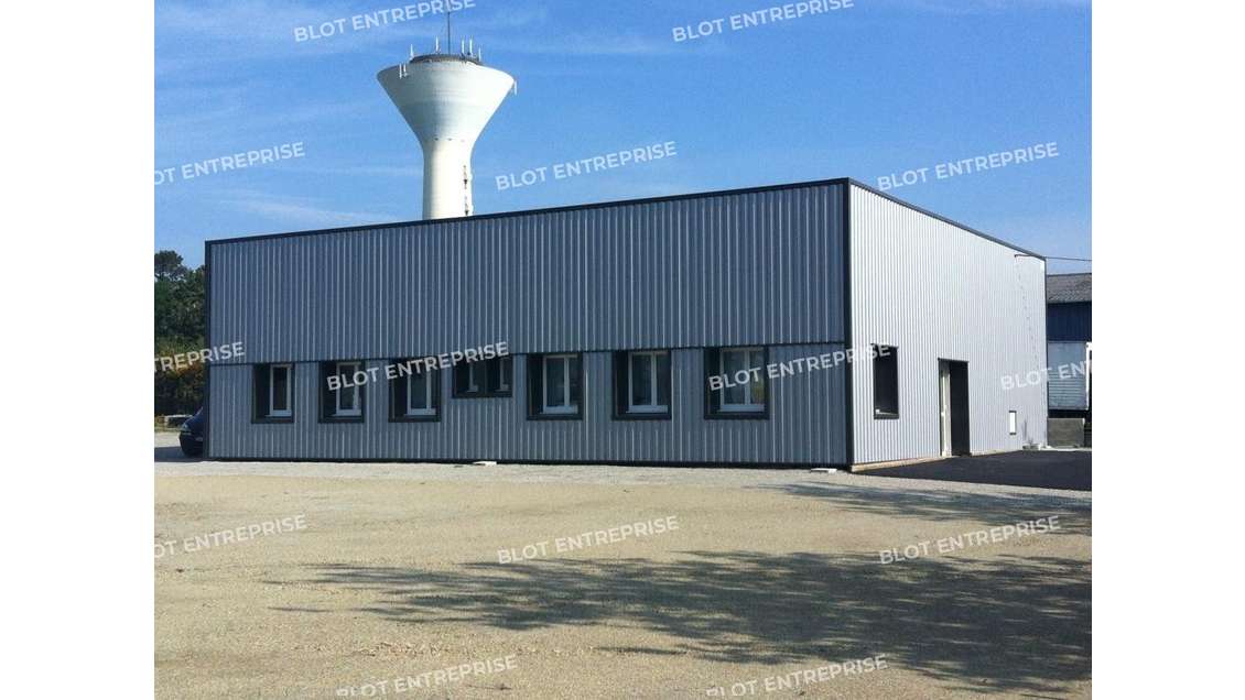 À LOUER - LOCAL D'ACTIVITÉS - VANNES - 180 m²