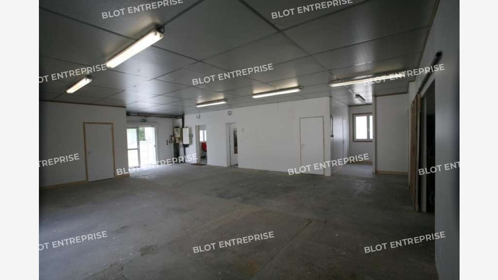 A louer local d'activités 180m² ZI Vannes