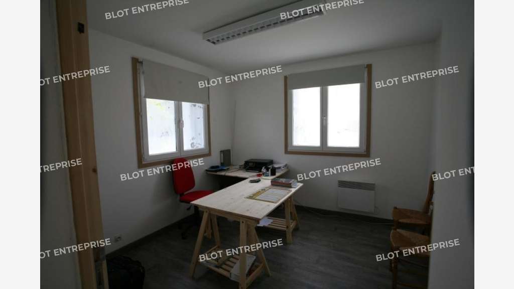 A louer local d'activités 180m² ZI Vannes