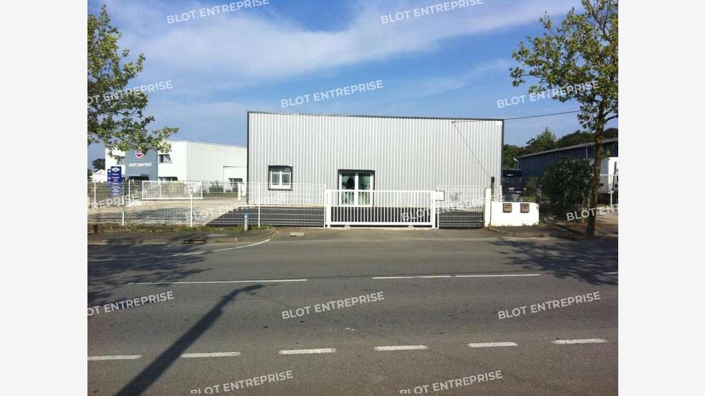 A louer local d'activités 180m² ZI Vannes