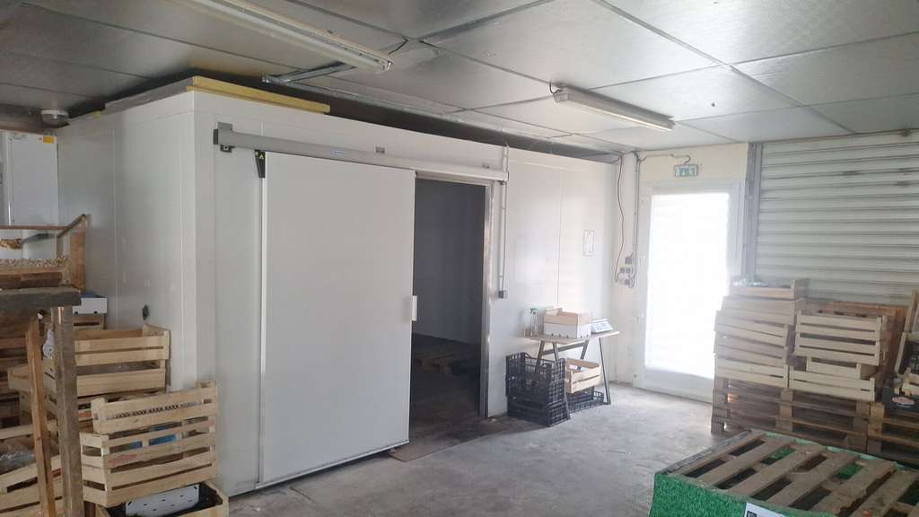 A louer local d'activité 175m² Vannes zone du Prat