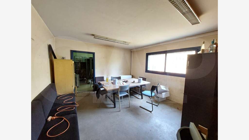 A louer local d’activité 280m² Vannes zone du Prat