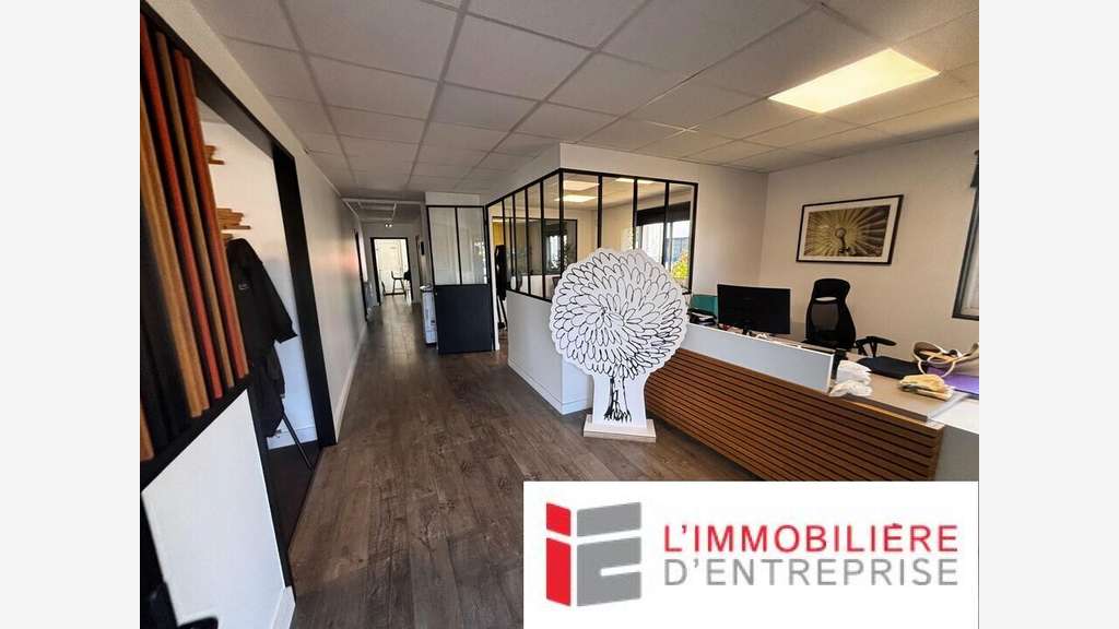 A LOUER - LOCAL ACTIVITE - VANNES