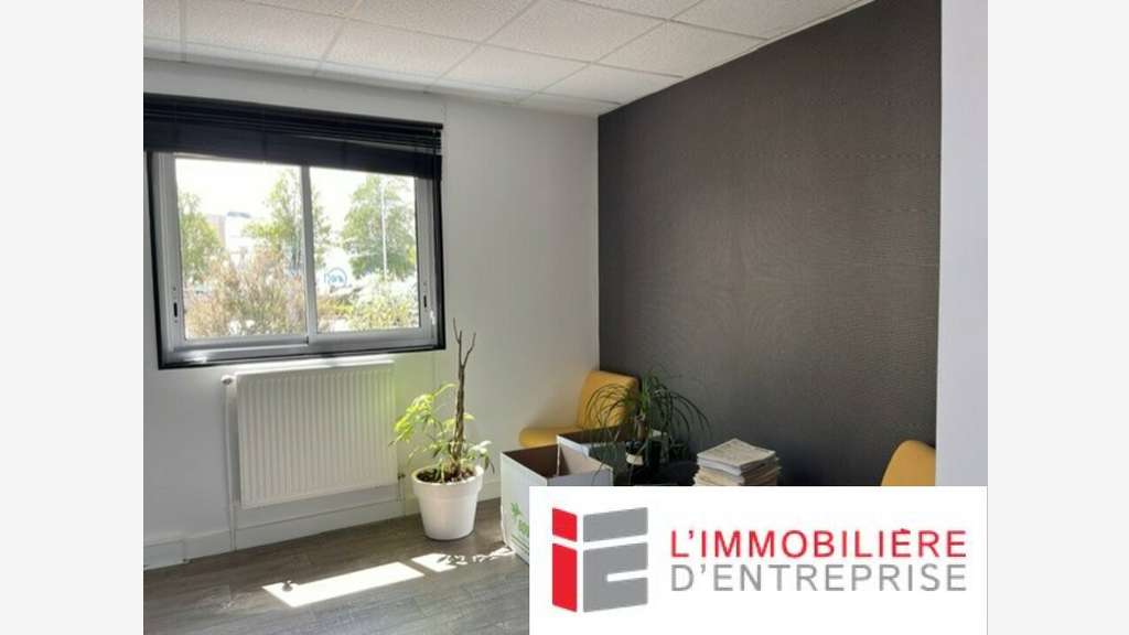 A LOUER - LOCAL ACTIVITE - VANNES