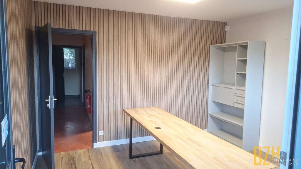 A louer - Local d'activité 210 m² - VANNES NORD
