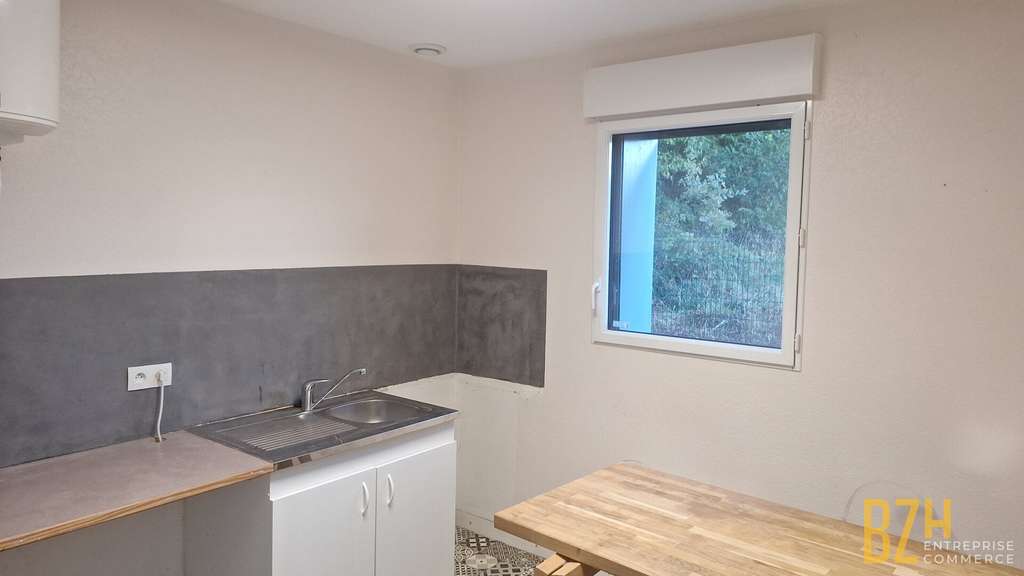 A louer - Local d'activité 210 m² - VANNES NORD