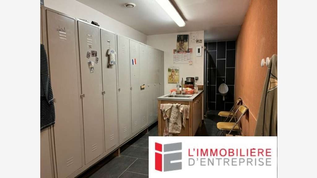 A LOUER - LOCAL ACTIVITE - VANNES