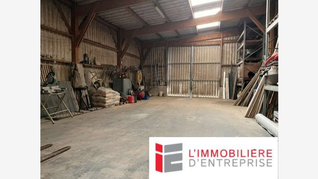 A LOUER - LOCAL ACTIVITE - VANNES