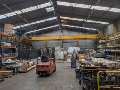 A louer bâtiment 700m² Vannes Zone du Prat 