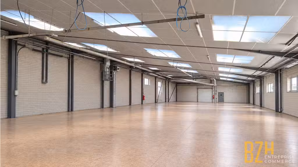 A louer local d'activité de 1000m² en za à Vannes