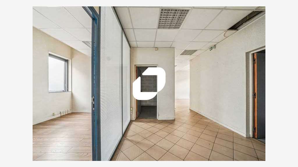 A louer Local d'activité 396m² Vanves