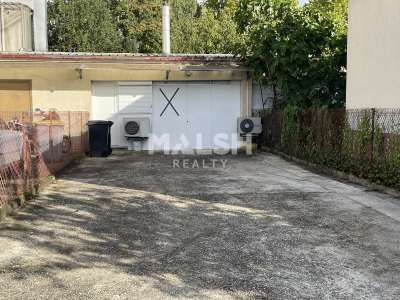 Location Locaux d'activités - Entrepôts à Vaulx-en-Velin