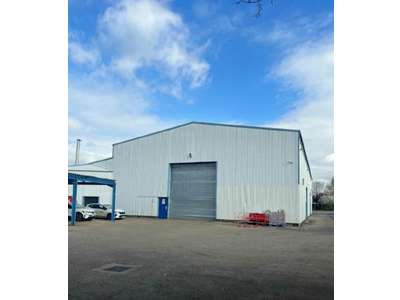 Location Locaux d'activités - Entrepôts à Vaulx-en-Velin