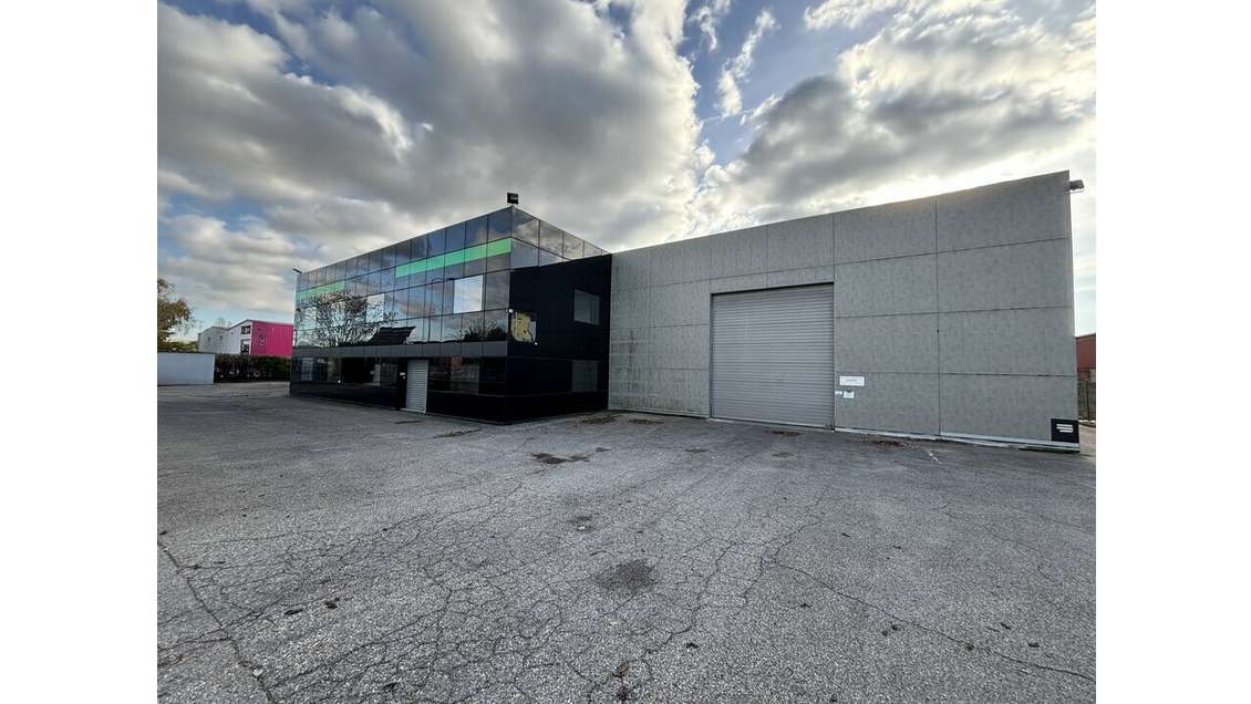 Bâtiment industriel 2749m² à louer Vaulx-en-Velin