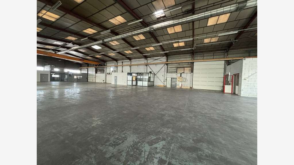 Bâtiment industriel 2749m² à louer Vaulx-en-Velin