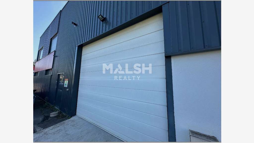 Local à louer 212m² à Vaulx-en-Velin ZI Ouest