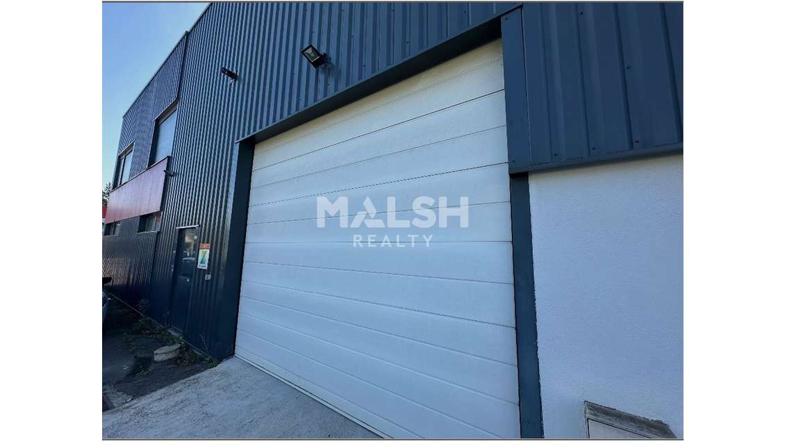 Local à louer 212m² à Vaulx-en-Velin ZI Ouest 