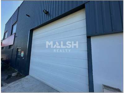 Location Locaux d'activités - Entrepôts à Vaulx-en-Velin