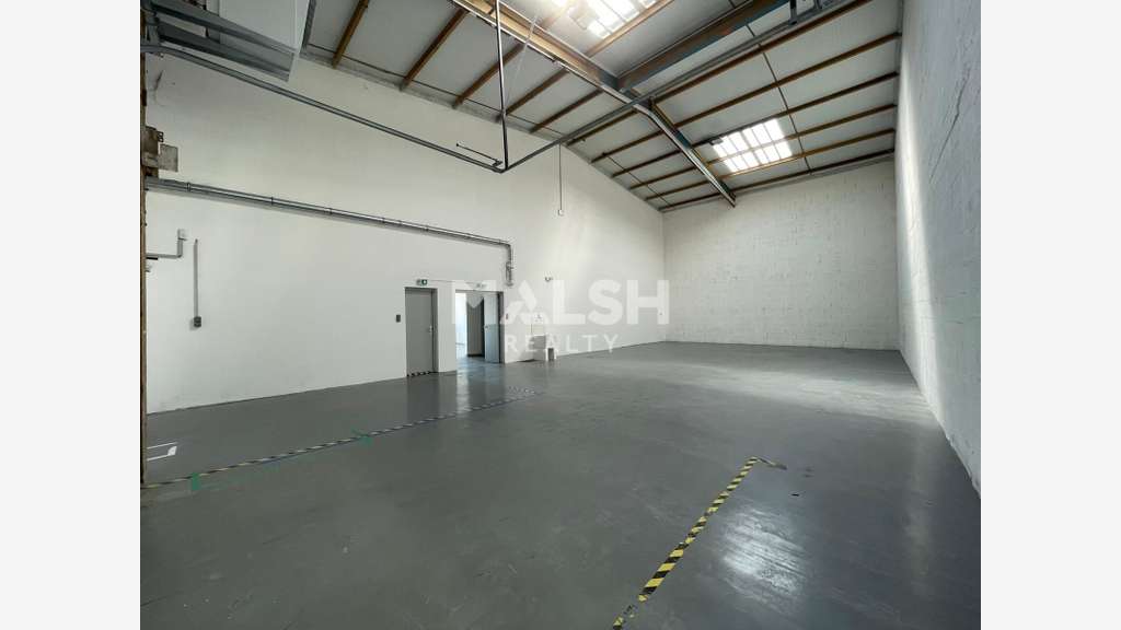 Local à louer 212m² à Vaulx-en-Velin ZI Ouest