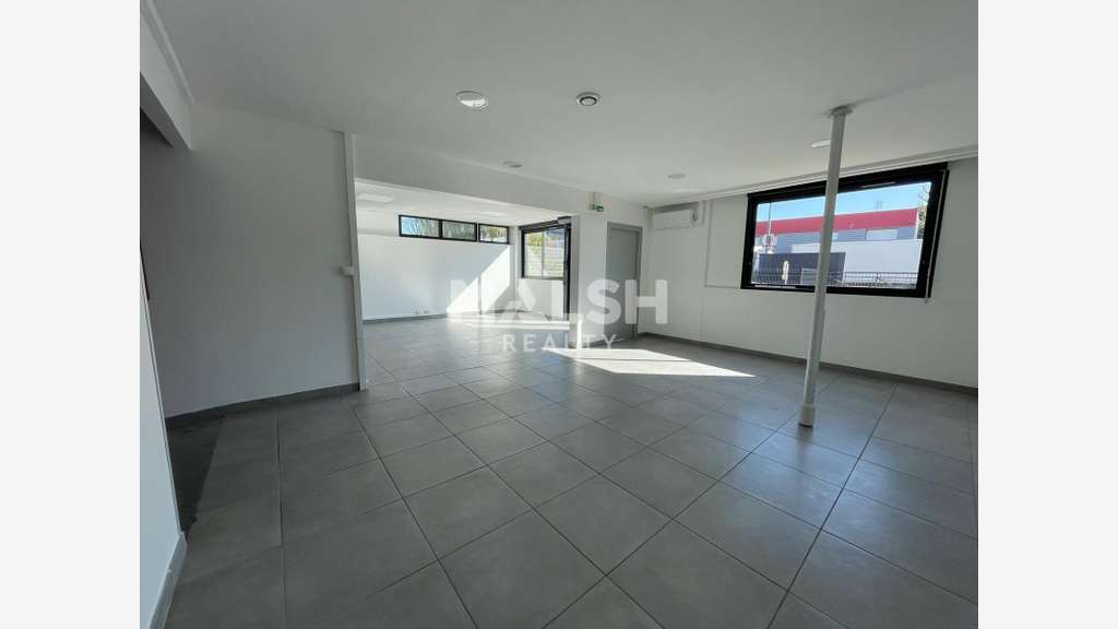 Local à louer 212m² à Vaulx-en-Velin ZI Ouest