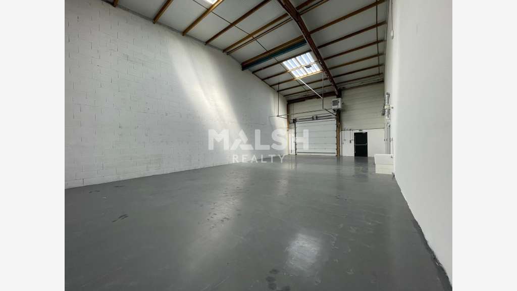 Local à louer 212m² à Vaulx-en-Velin ZI Ouest