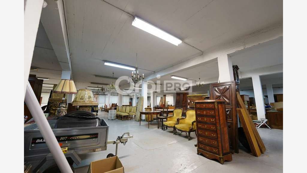 Local d'activité à louer 411m² à Vaulx-en-Velin