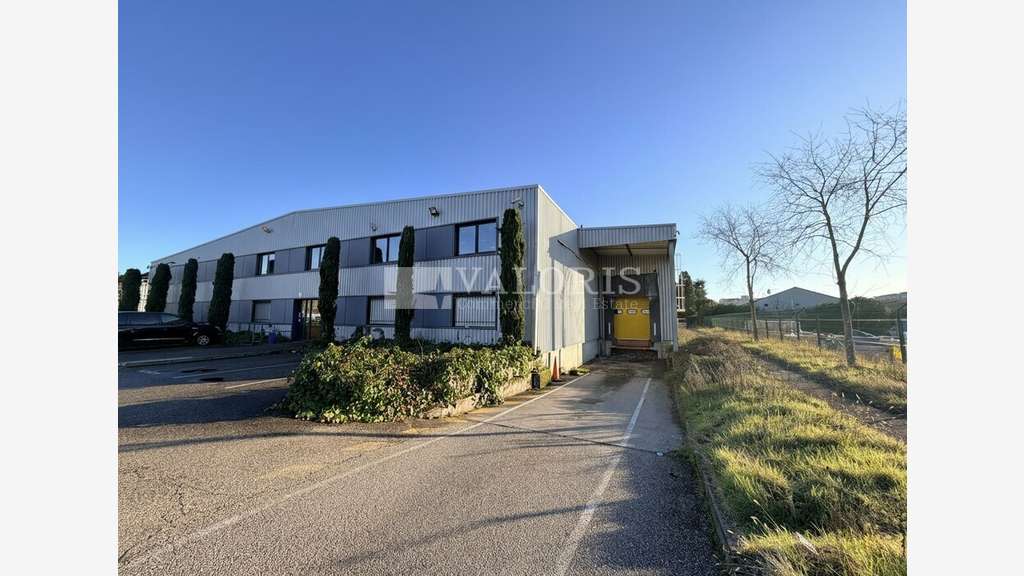 Entrepôt logistique 2372m² à louer Vaulx-en-Velin