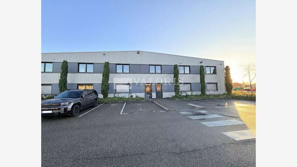 Entrepôt logistique 2372m² à louer Vaulx-en-Velin